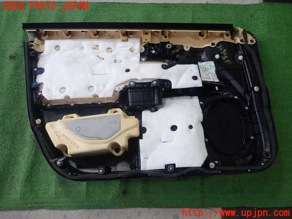 1UPJ-32901234]レクサス・CT200h(ZWA10)右前ドア内張り 中古_m0003.jpg