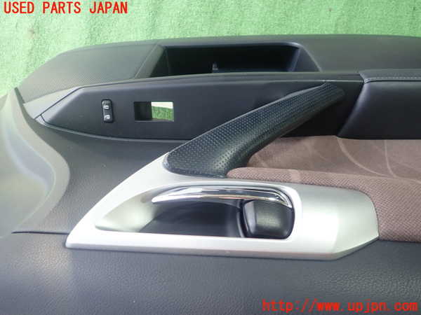 5UPJ-32901264]レクサス・CT200h(ZWA10)左前ドア内張り 中古_m0002.jpg