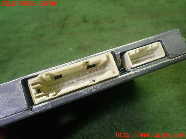 1UPJ-32916525]ハリアー ハイブリッド(AVU65W)アンプ 中古_m0003.jpg