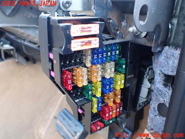 1UPJ-32936741]ポルシェ・カイエン S ハイブリッド(92ACGE)ヒューズボックス1 中古_m0001.jpg