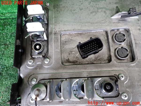 1UPJ-32936916]ポルシェ・カイエン S ハイブリッド(92ACGE)インバーターコンバーター 中古_m0002.jpg