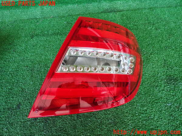 2UPJ-32961530]ベンツ C200 ステーションワゴン(204248)(204)右テールランプ 中古_m0001.jpg