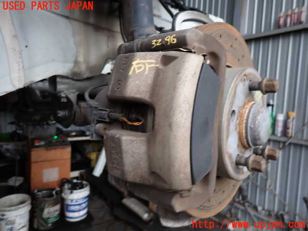 2UPJ-32964080]ベンツ C200 ステーションワゴン(204248)(204)右フロントキャリパー 中古_m0001.jpg