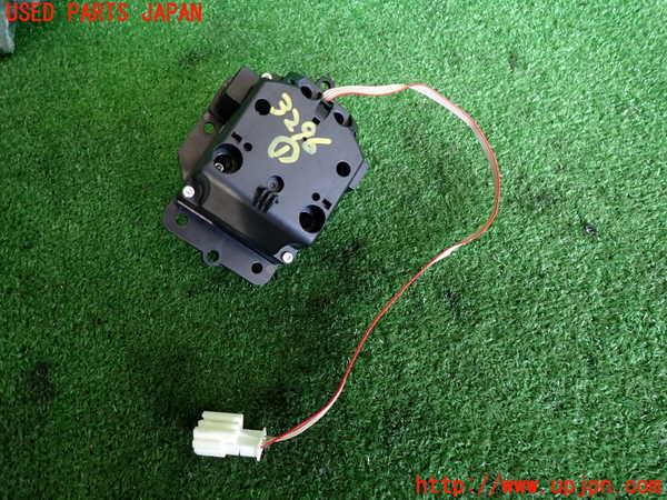 2UPJ-32966306]ベンツ C200 ステーションワゴン(204248)(204)スイッチ1 (ナビコマンダー) 中古_m0002.jpg