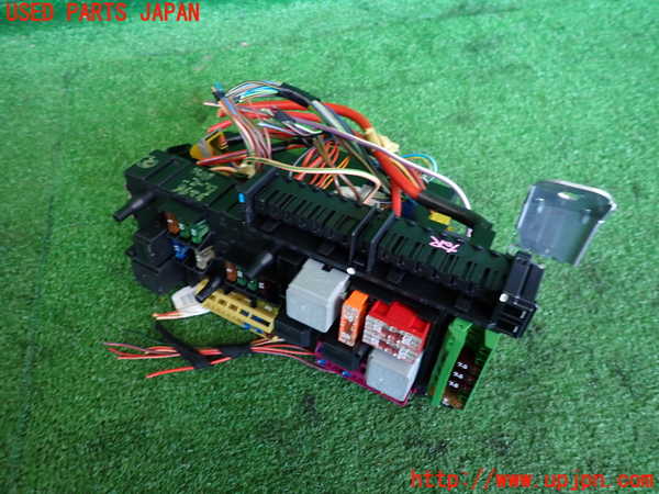 2UPJ-32966742]ベンツ C200 ステーションワゴン(204248)(204)ヒューズボックス2 中古_m0001.jpg