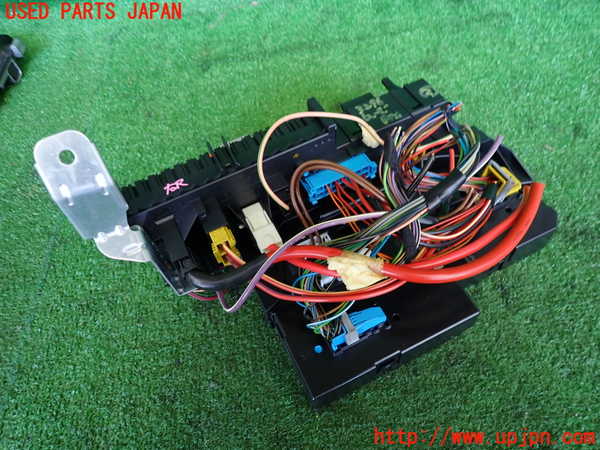 2UPJ-32966742]ベンツ C200 ステーションワゴン(204248)(204)ヒューズボックス2 中古_m0002.jpg