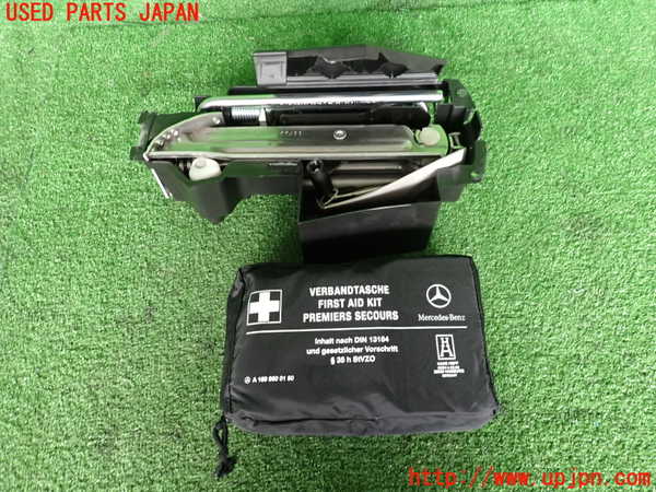 2UPJ-32967805]ベンツ C200 ステーションワゴン(204248)(204)車載工具 中古_m0001.jpg
