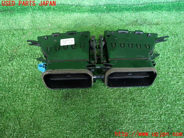 2UPJ-32967526]ベンツ C200 ステーションワゴン(204248)(204)エアコン吹き出し口1 (真中) 中古_m0002.jpg