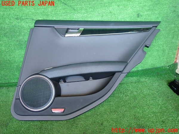 2UPJ-32961294]ベンツ C200 ステーションワゴン(204248)(204)右後ドア内張り 中古_m0001.jpg