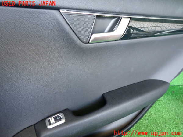 2UPJ-32961294]ベンツ C200 ステーションワゴン(204248)(204)右後ドア内張り 中古_m0003.jpg