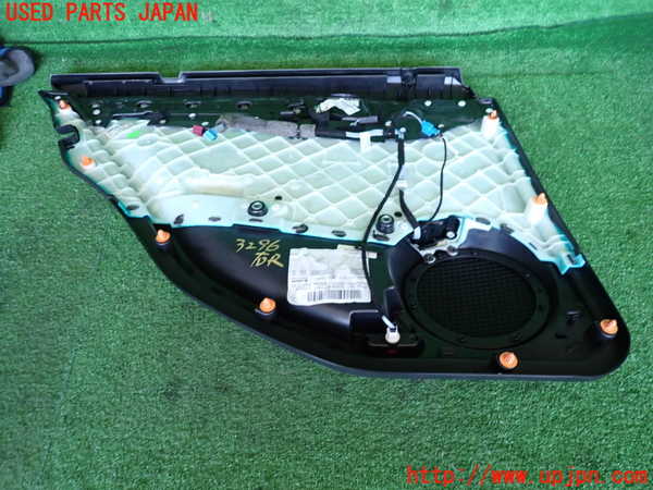 2UPJ-32961294]ベンツ C200 ステーションワゴン(204248)(204)右後ドア内張り 中古_m0004.jpg