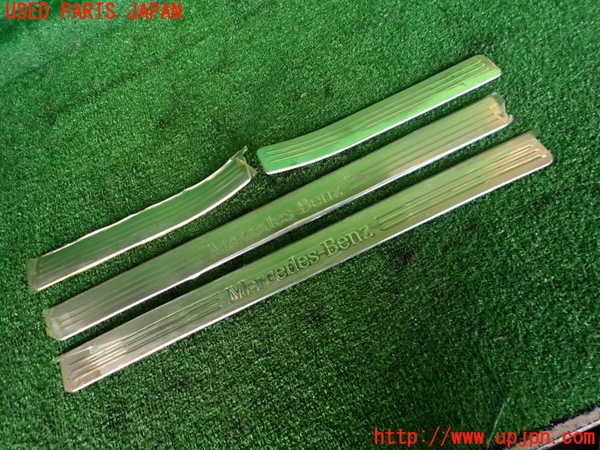 2UPJ-32967740]ベンツ C200 ステーションワゴン(204248)(204)スカッフプレート 中古_m0001.jpg