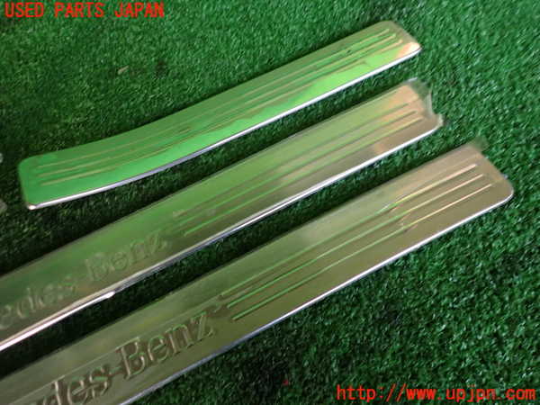 2UPJ-32967740]ベンツ C200 ステーションワゴン(204248)(204)スカッフプレート 中古_m0002.jpg