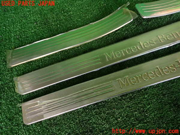 2UPJ-32967740]ベンツ C200 ステーションワゴン(204248)(204)スカッフプレート 中古_m0003.jpg