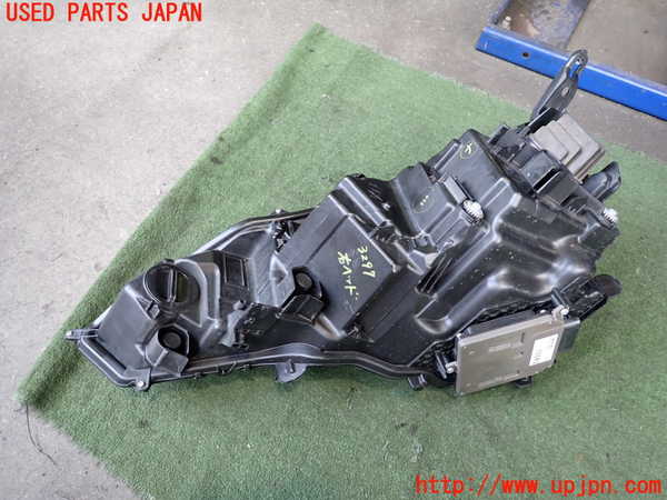 2UPJ-32971130]レクサス・UX250h(MZAH10)右ヘッドライト LED 中古_m0002.jpg