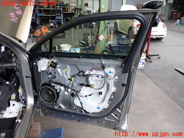 2UPJ-32971230]レクサス・UX250h(MZAH10)右前ドア 中古 NSG M4O5 43R-00014_m0005.jpg