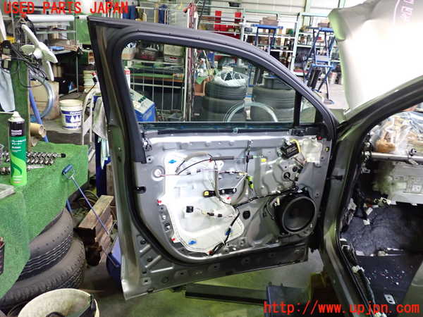 2UPJ-32971260]レクサス・UX250h(MZAH10)左前ドア 中古 NSG M4O5 43R-00014_m0005.jpg