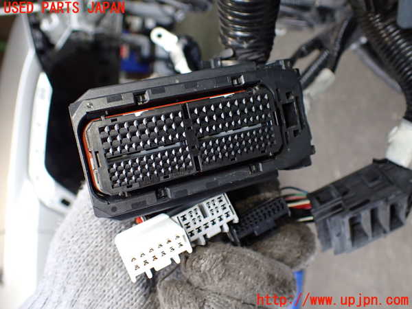 2UPJ-32972010]レクサス・UX250h(MZAH10)エンジン M20A-FXS 中古_m0003.jpg