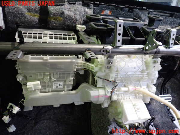 2UPJ-32976081]レクサス・UX250h(MZAH10)エバポレーター1 中古_m0001.jpg