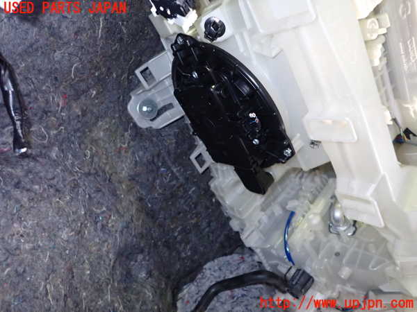 2UPJ-32976081]レクサス・UX250h(MZAH10)エバポレーター1 中古_m0003.jpg