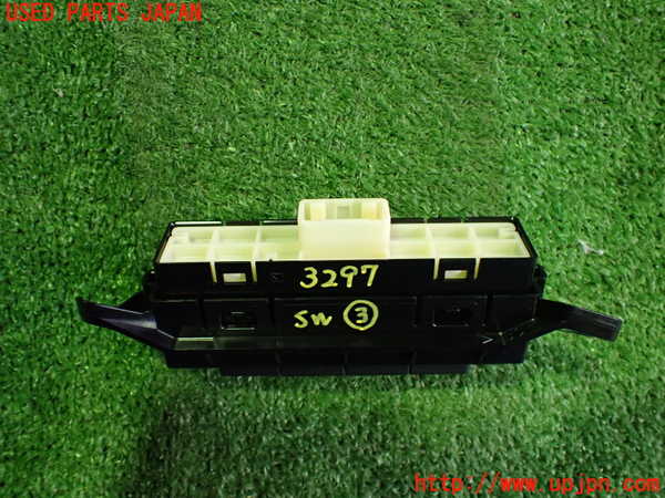 2UPJ-32976308]レクサス・UX250h(MZAH10)スイッチ3(ASC ビューカメラ等) 中古_m0002.jpg