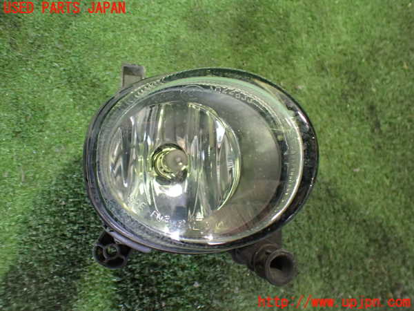 2UPJ-32981180]アウディ・A5 カブリオレ(8FCALF)右フォグ 中古_m0001.jpg