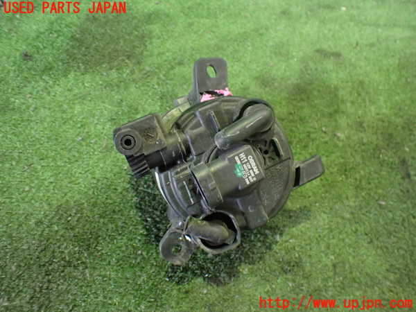 2UPJ-32981180]アウディ・A5 カブリオレ(8FCALF)右フォグ 中古_m0003.jpg