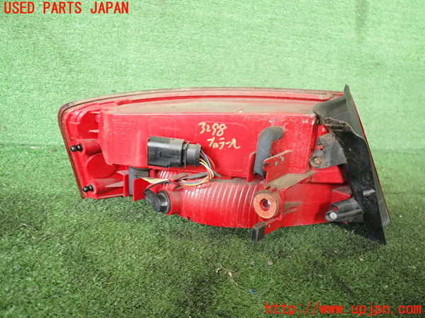 2UPJ-32981530]アウディ・A5 カブリオレ(8FCALF)右テールランプ 中古_m0002.jpg