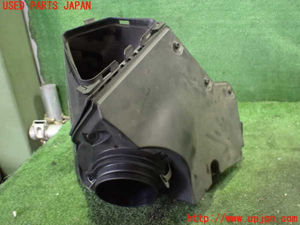 2UPJ-32982560]アウディ・A5 カブリオレ(8FCALF)エアクリーナーボックス 中古_m0001.jpg