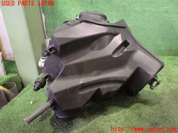 2UPJ-32982560]アウディ・A5 カブリオレ(8FCALF)エアクリーナーボックス 中古_m0002.jpg