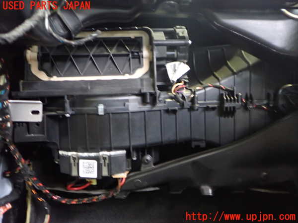 2UPJ-32986081]アウディ・A5 カブリオレ(8FCALF)エバポレーター1 中古_m0004.jpg