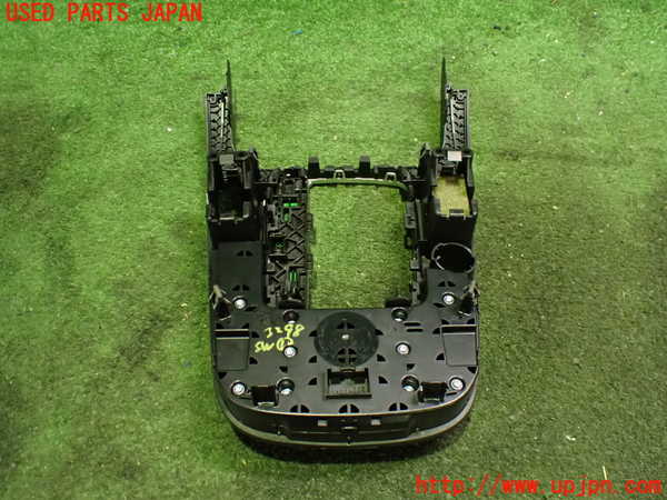 2UPJ-32986306]アウディ・A5 カブリオレ(8FCALF)スイッチ1 (NAV) 中古_m0002.jpg