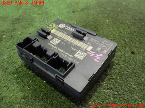 2UPJ-32986151]アウディ・A5 カブリオレ(8FCALF)コンピューター6 中古_m0001.jpg