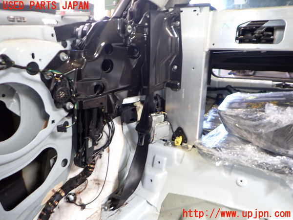 2UPJ-32987155]アウディ・A5 カブリオレ(8FCALF)右2列目シートベルト 中古_m0001.jpg