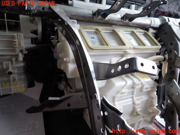 2UPJ-32996081]レクサス・RC300h(AVC10)エバポレーター1 中古_m0003.jpg