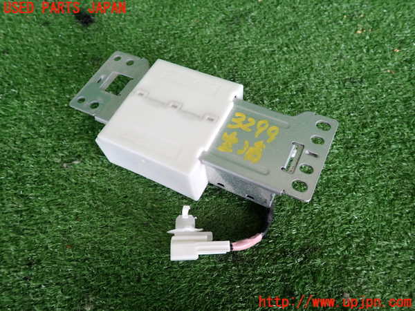 2UPJ-32996850]レクサス・RC300h(AVC10)空気清浄機 中古_m0002.jpg