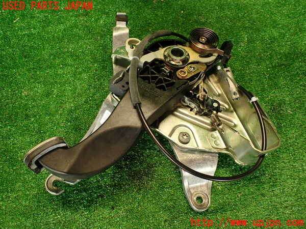 2UPJ-33007550]ベンツ CLS350(218359)(218)サイドブレーキレバー 中古_m0001.jpg