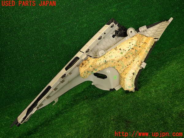 2UPJ-33007675]ベンツ CLS350(218359)(218)右リアピラートリム 中古_m0002.jpg