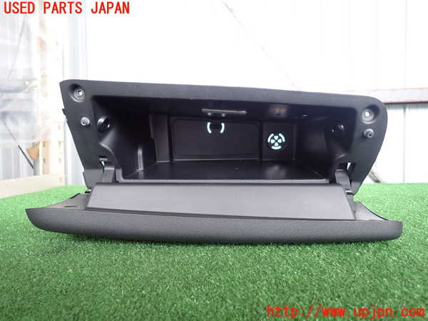 2UPJ-33017516]BMW ミニ(MINI)クーパー F56(XR15M)グローブボックス1 中古_m0002.jpg