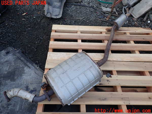 1UPJ-33022671]NV350 キャラバン バン(VW2E26)リアマフラー1 中古_m0002.jpg