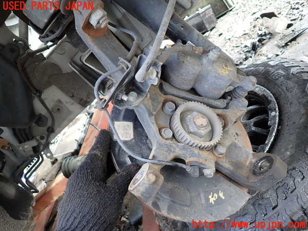 1UPJ-33024290]NV350 キャラバン バン(VW2E26)右フロントナックルハブ 中古_m0002.jpg