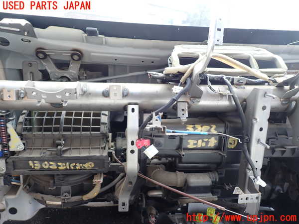 1UPJ-33026081]NV350 キャラバン バン(VW2E26)エバポレーター1 中古_m0001.jpg
