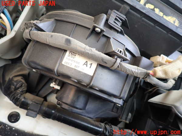 1UPJ-33026081]NV350 キャラバン バン(VW2E26)エバポレーター1 中古_m0003.jpg