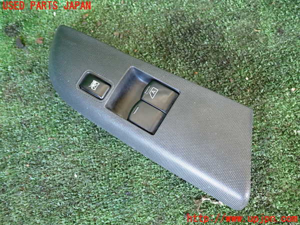 1UPJ-33026240]NV350 キャラバン バン(VW2E26)右前パワーウィンドウスイッチ 中古_m0001.jpg