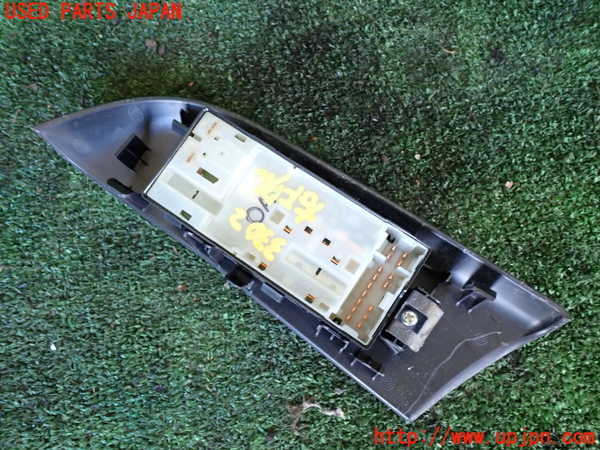 1UPJ-33026240]NV350 キャラバン バン(VW2E26)右前パワーウィンドウスイッチ 中古_m0002.jpg