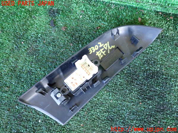 1UPJ-33026245]NV350 キャラバン バン(VW2E26)左前パワーウィンドウスイッチ 中古_m0002.jpg