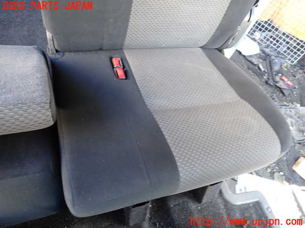 1UPJ-33027175]NV350 キャラバン バン(VW2E26)左2列目シート 中古_m0003.jpg