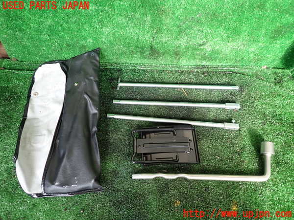 5UPJ-33027805]NV350 キャラバン バン(VW2E26)車載工具 中古_m0001.jpg