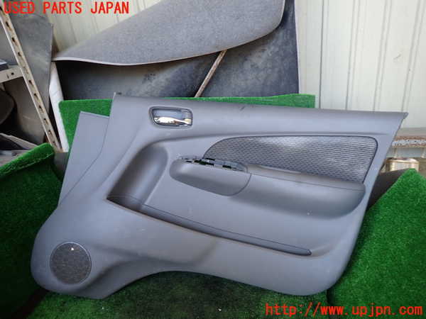 1UPJ-33021234]NV350 キャラバン バン(VW2E26)右前ドア内張り 中古_m0001.jpg