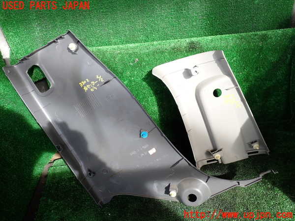 1UPJ-33027665]NV350 キャラバン バン(VW2E26)右センターピラートリム 中古_m0003.jpg
